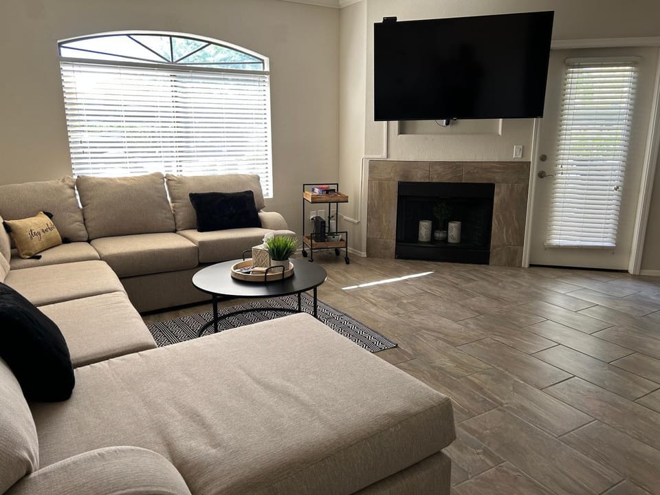 TV and multimedia, Living room, Seating area