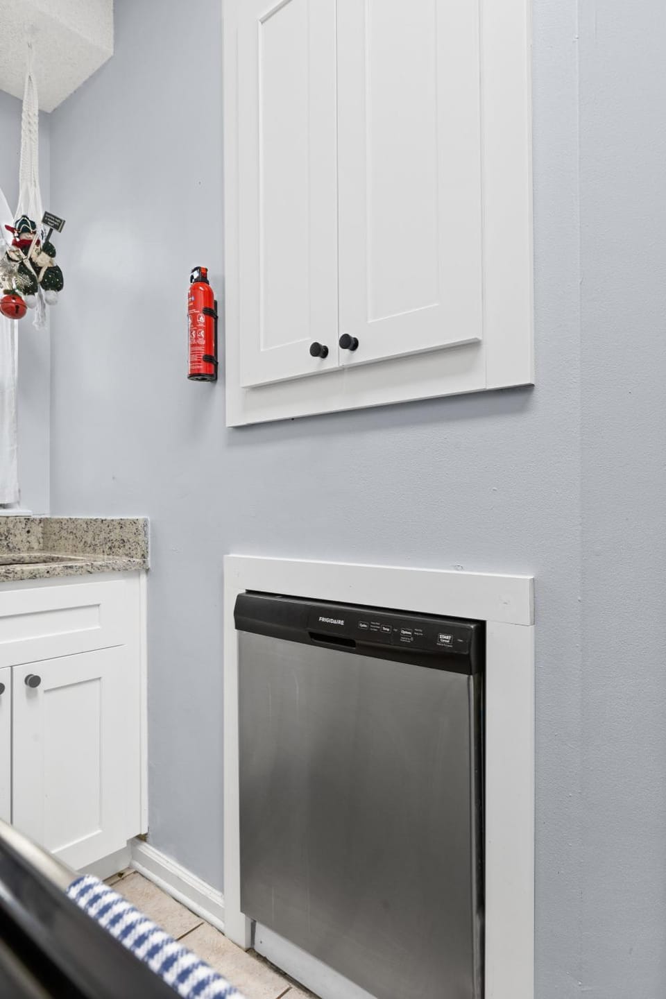 Kitchen or kitchenette, dishwasher, oven, pet friendly, stove, washing machine, dryer