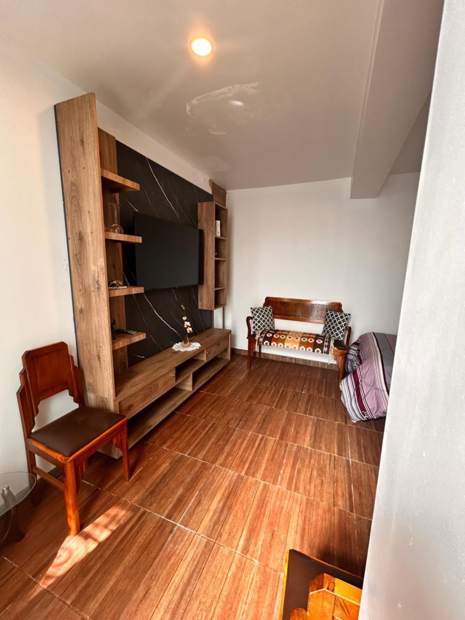 TV and multimedia, Photo of the whole room, wardrobe