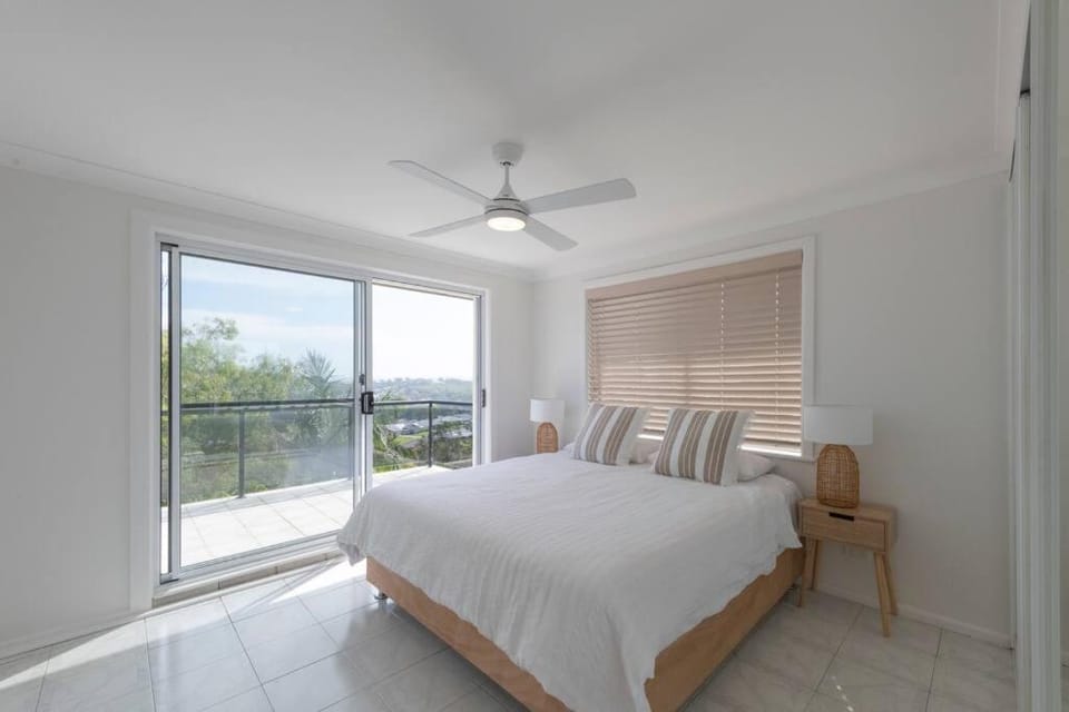 4 BR Ocean View, 4 Marine Drive Forster 2428 Apartment in Forster