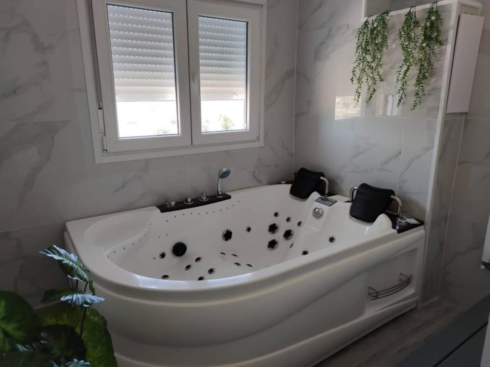 Apartamento con Jacuzzi: El Rincón de las Delicias Apartment in Zaragoza