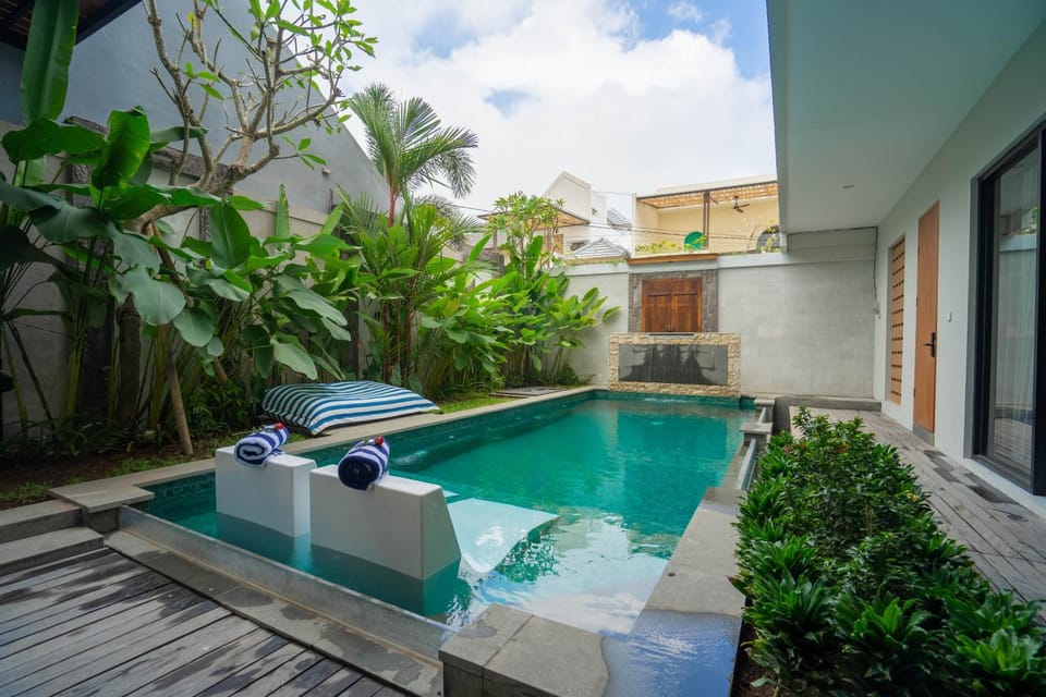 Garden, Swimming pool