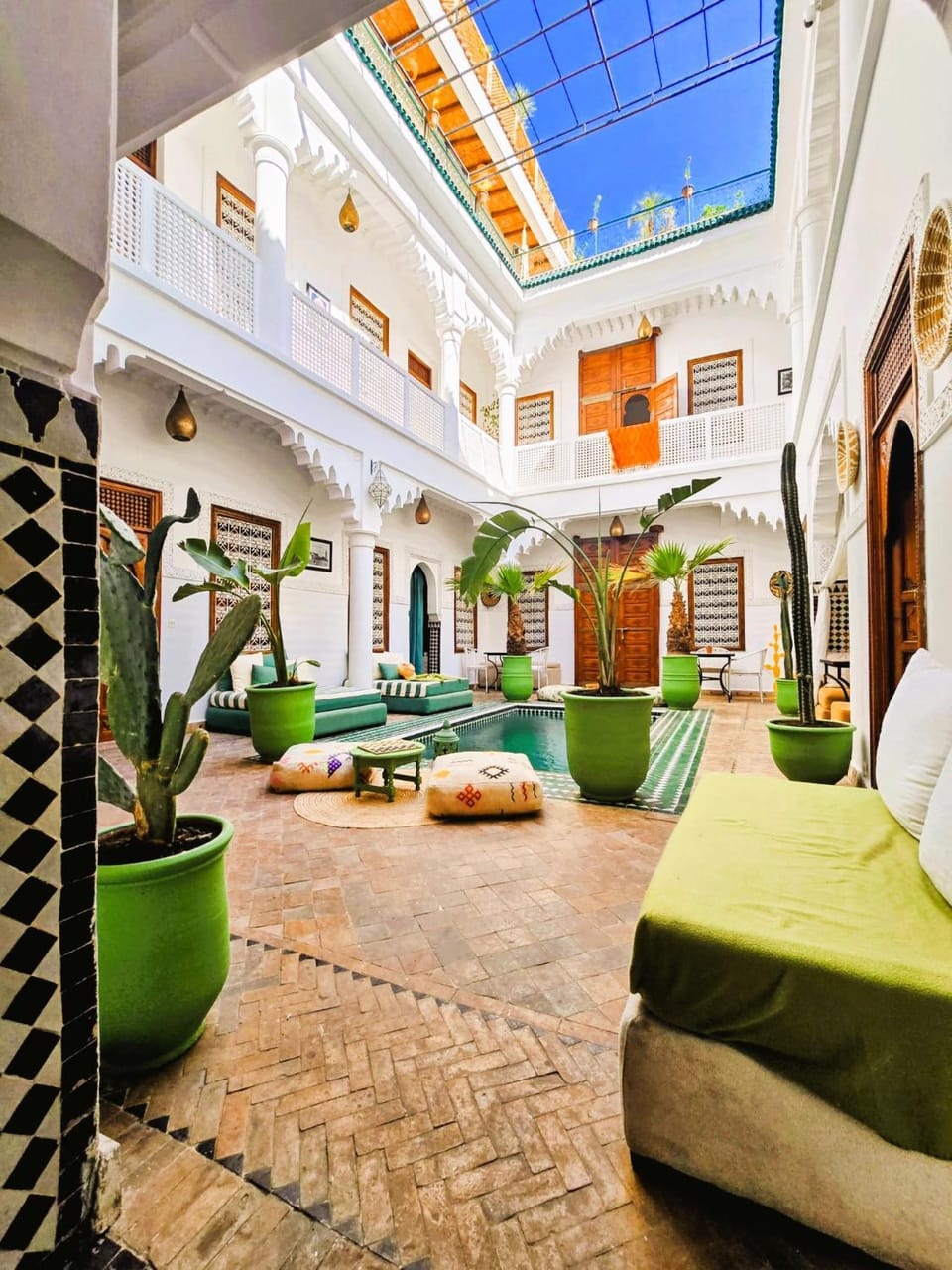 Property building, Patio, Swimming pool
