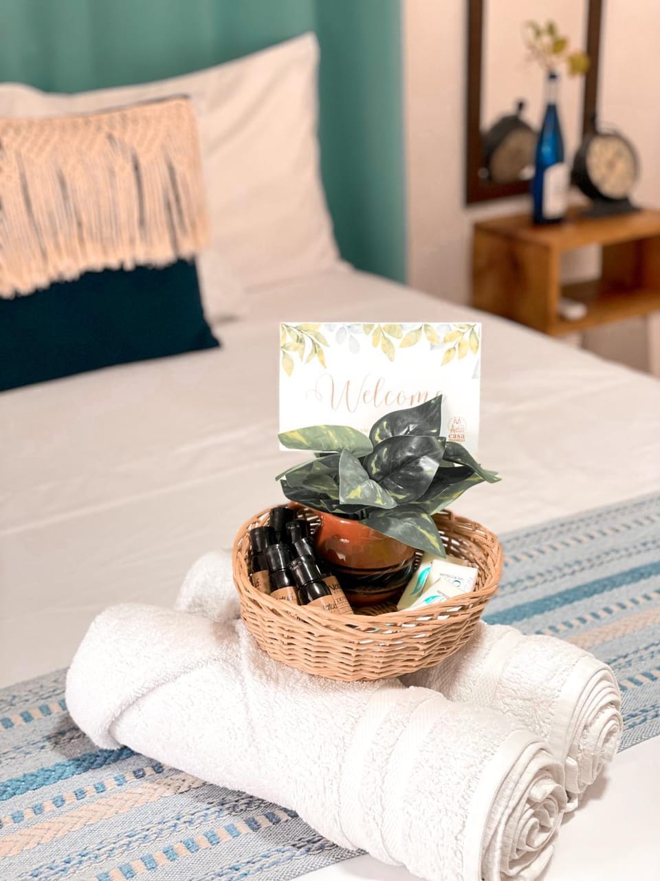 Bed, Bedroom, towels
