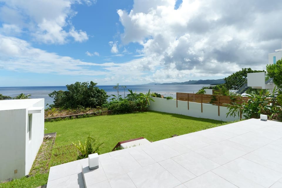 Garden view, Sea view