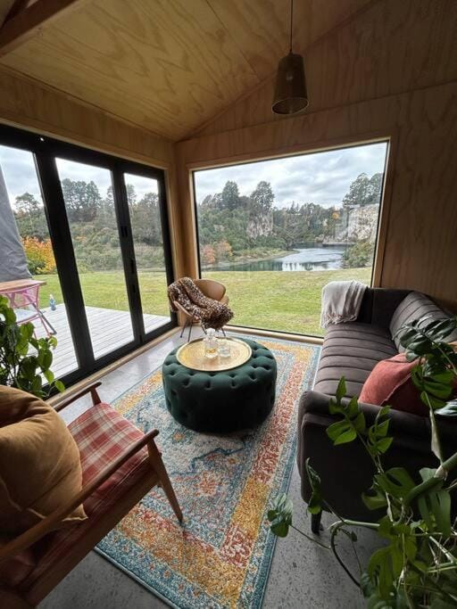 Sugar Cliff Vista Couples Retreat Apartment in Taupo