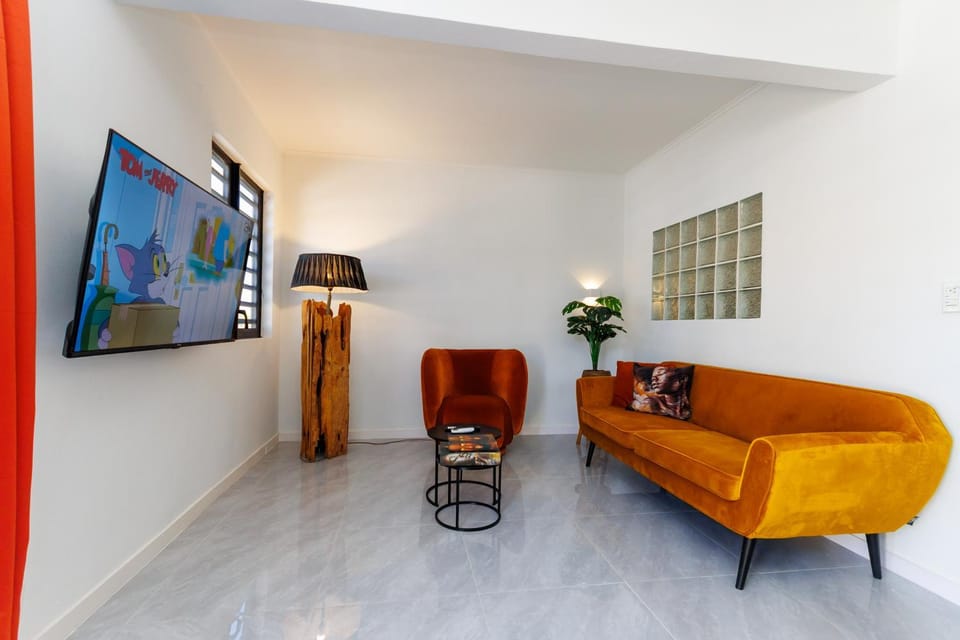 Communal lounge/ TV room, TV and multimedia, Living room
