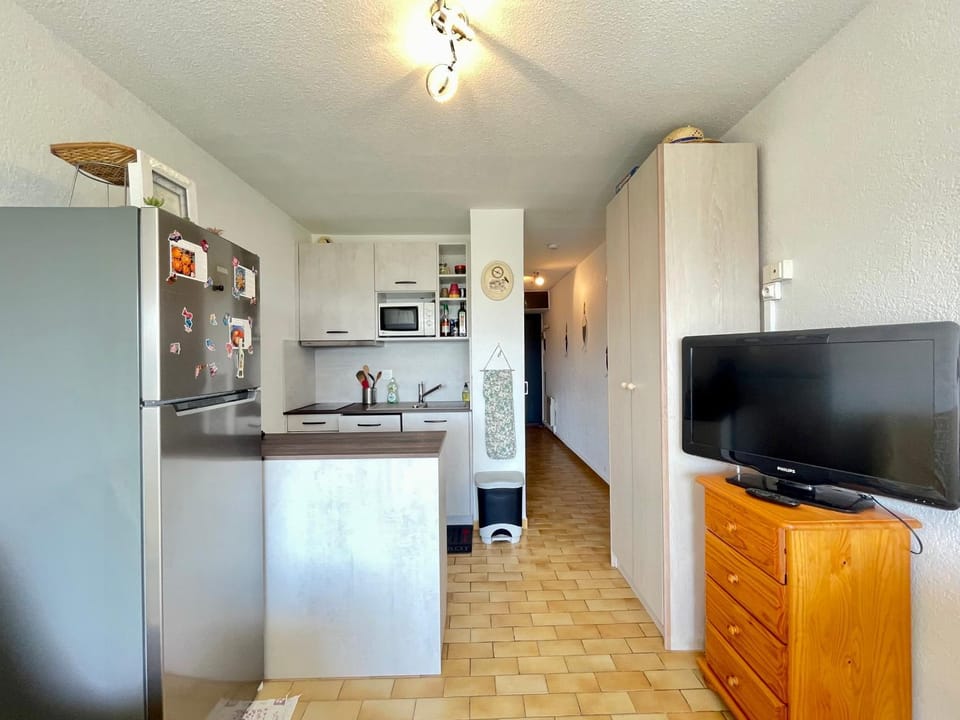 Studio lumineux avec cabine, parking privé, près de la plage - FR-1-338-590 Cabin in Occitanie
