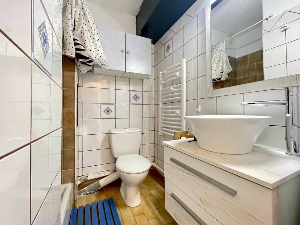 Studio lumineux avec cabine, parking privé, près de la plage - FR-1-338-590 Cabin in Occitanie