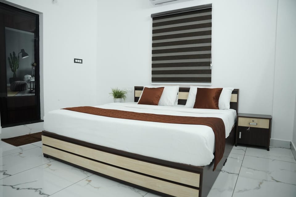 Hotel Gold Suite, Kakkanad Hotel in Kochi