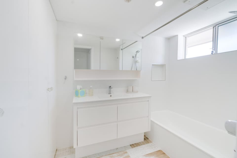 Bathroom, Bath
