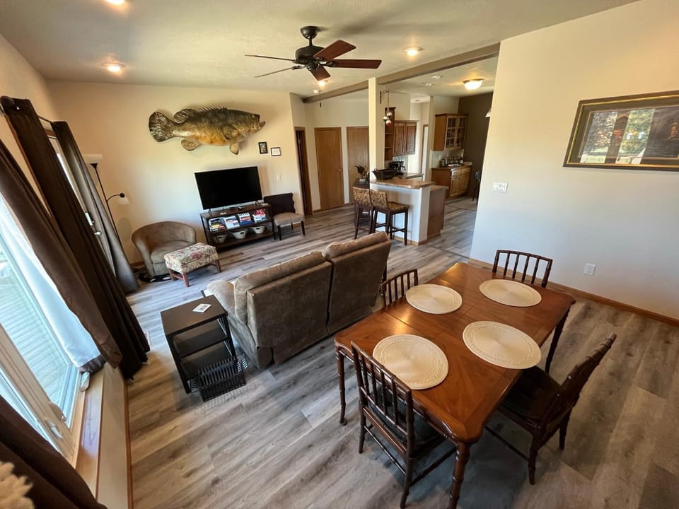 Living room, Dining area