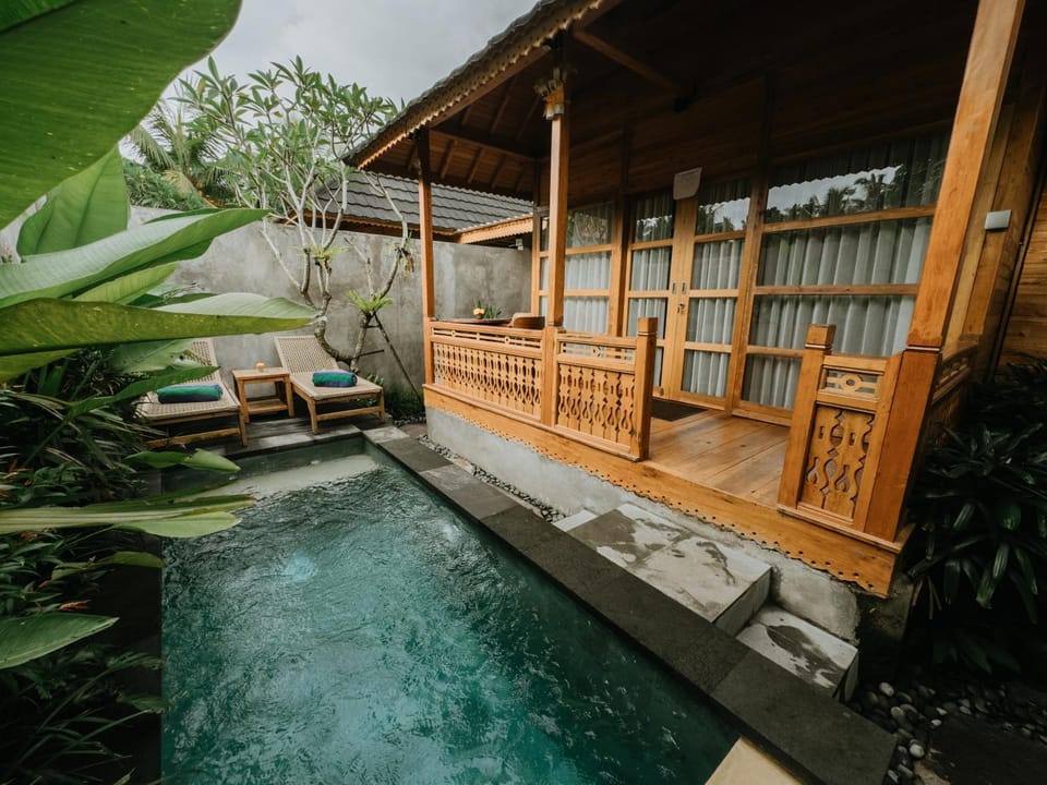 Property building, Swimming pool