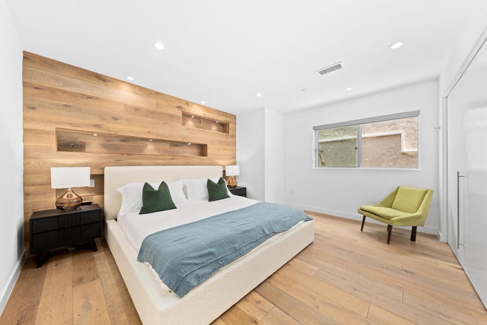 Bed, Decorative detail, Bedroom, flat iron, furniture, internet, wardrobe, air conditioner