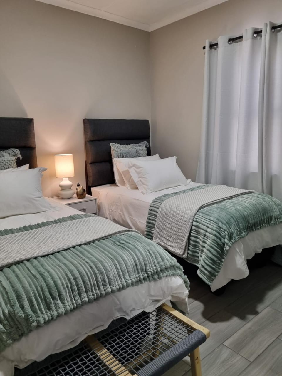 Bedroom, towels