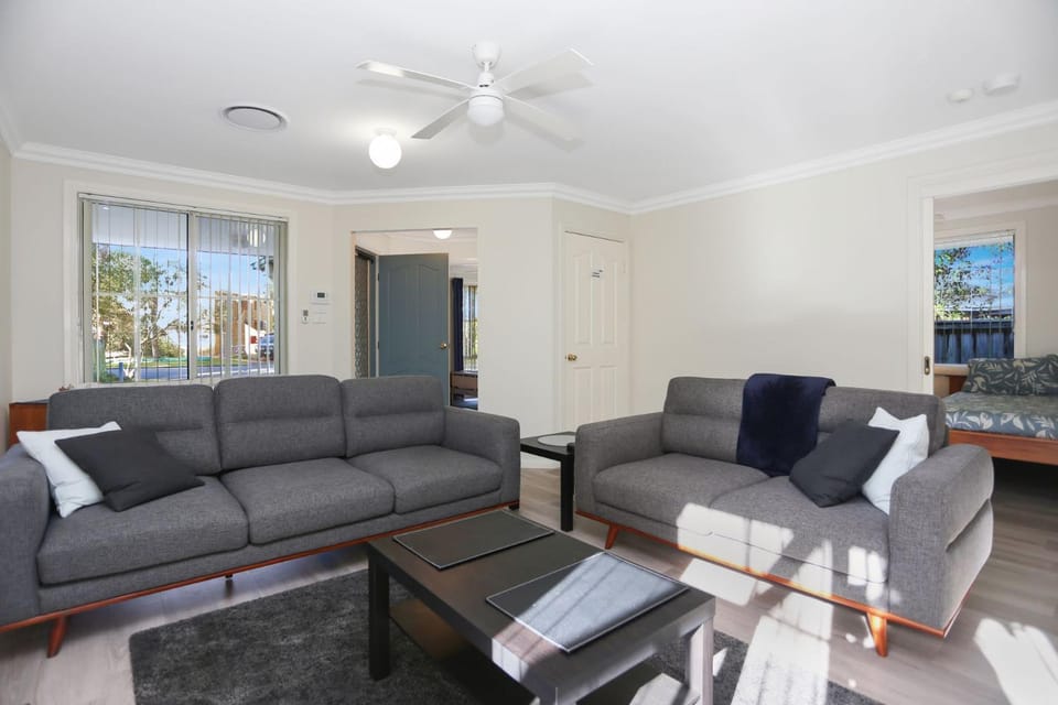Villa Delfini Pet Friendly House in Hawks Nest