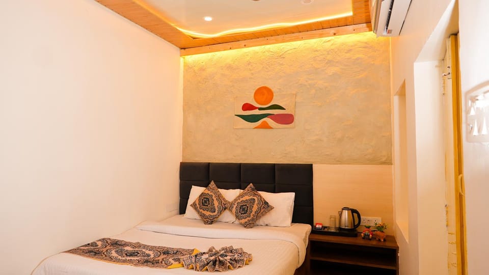 Bed, Kitchen or kitchenette, Photo of the whole room