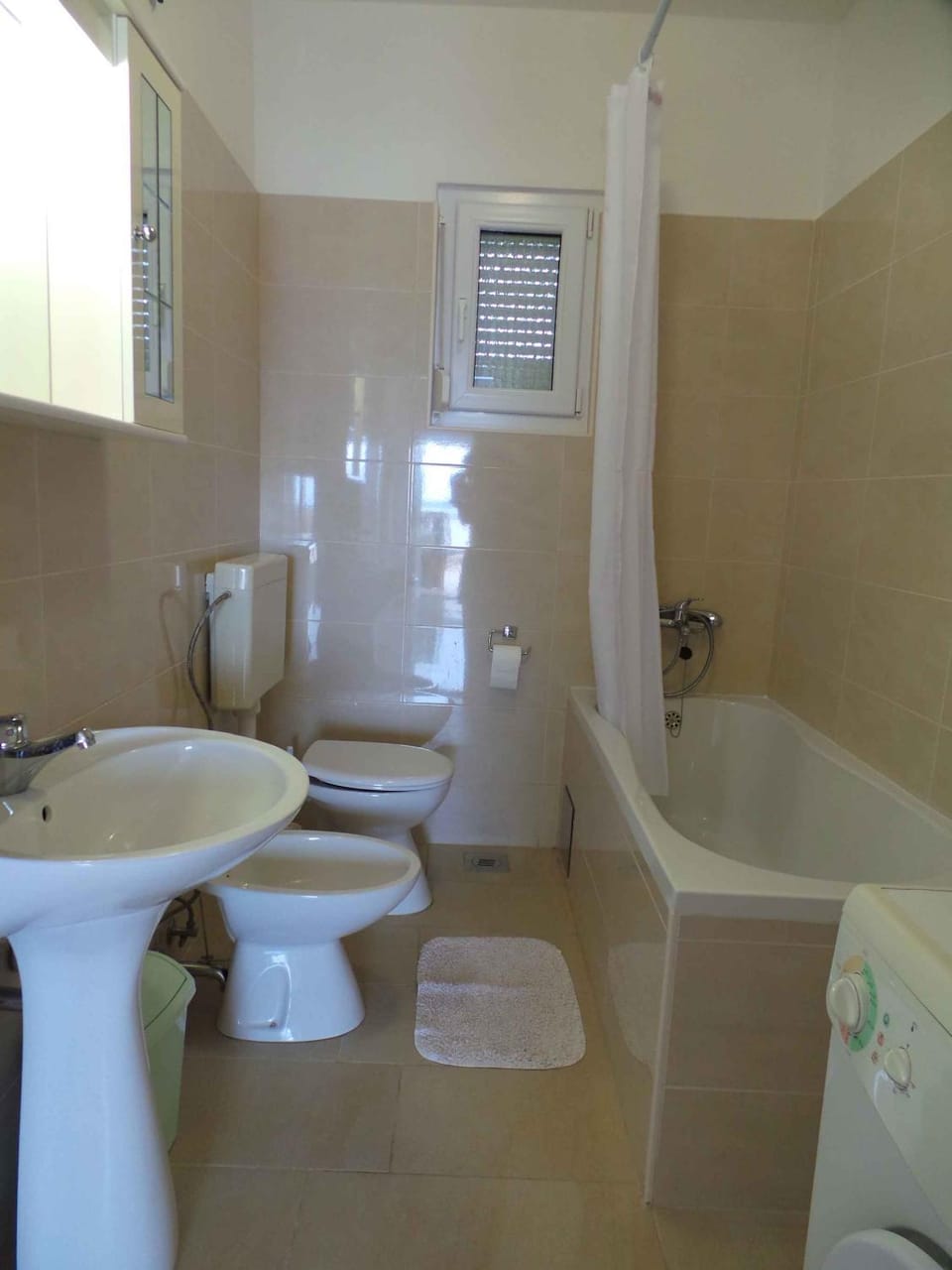 Bathroom, washing machine