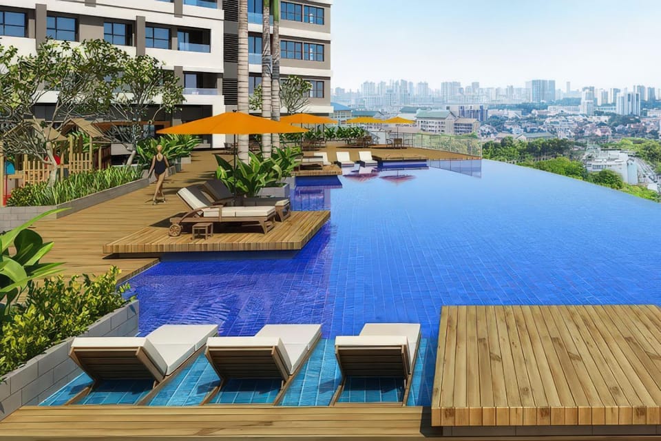 Swimming pool, sunbed
