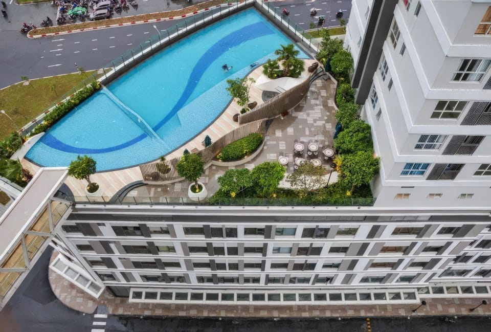 Bird's eye view, Swimming pool
