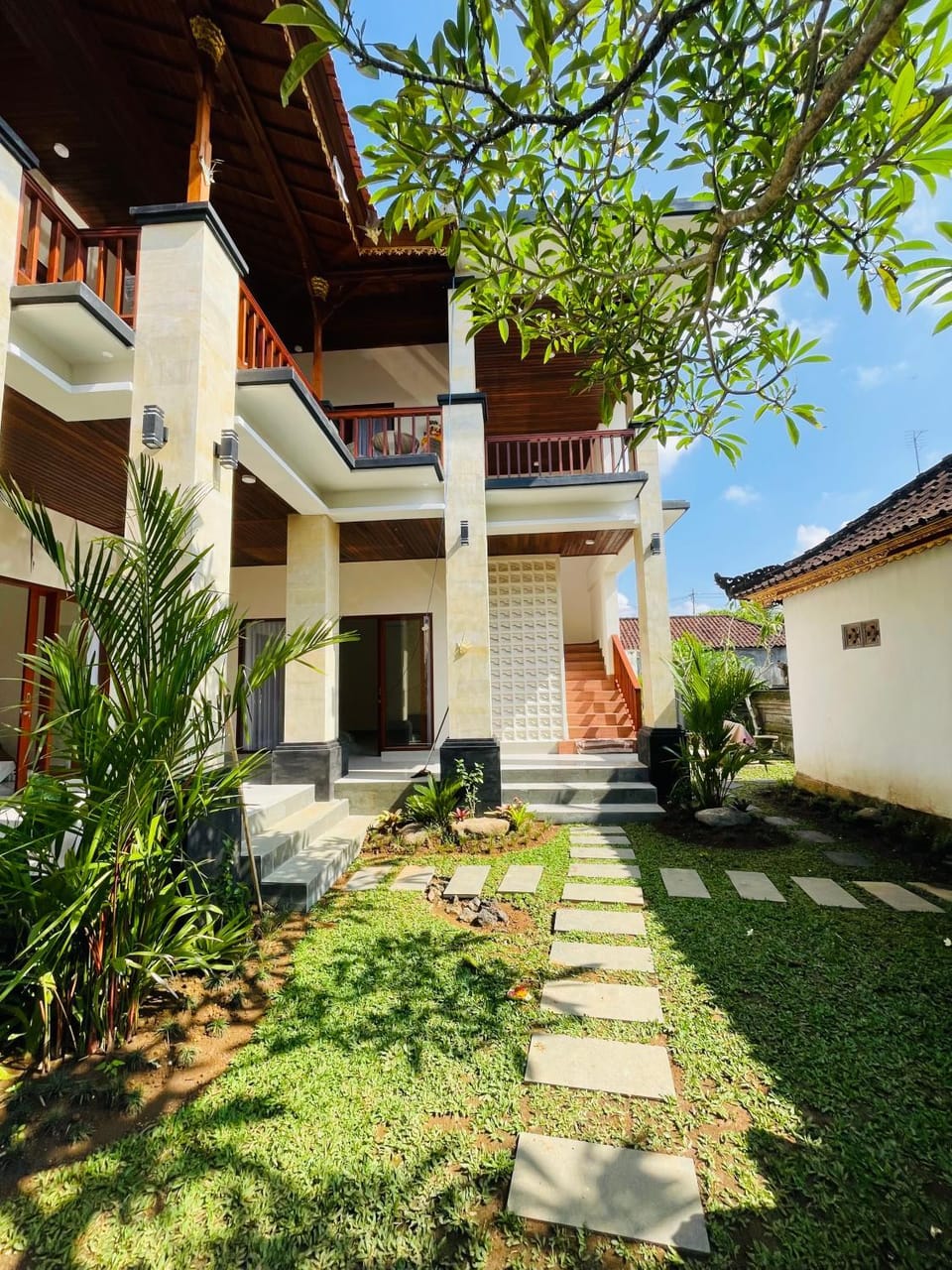 Property building, Day