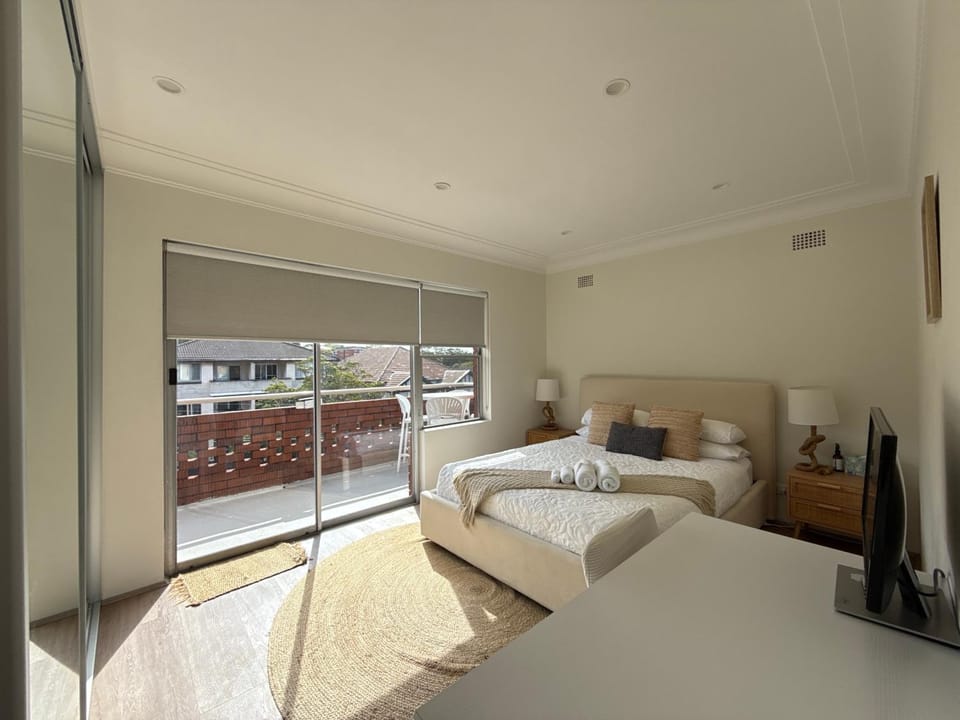 Bed, View (from property/room), Balcony/Terrace, Photo of the whole room, Bedroom