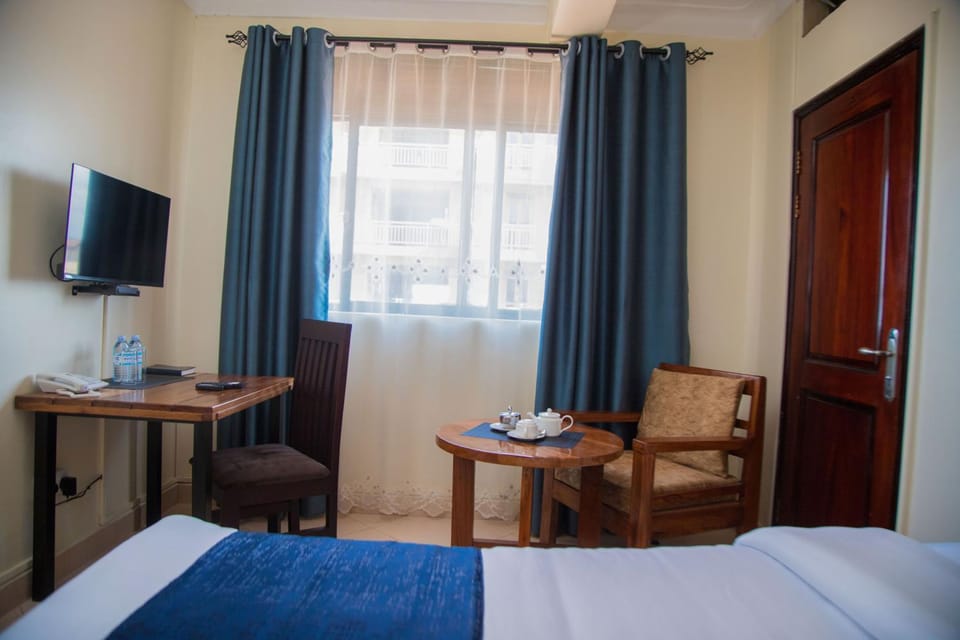 Communal lounge/ TV room, Bed, TV and multimedia, Dining area, Evening entertainment, Bedroom