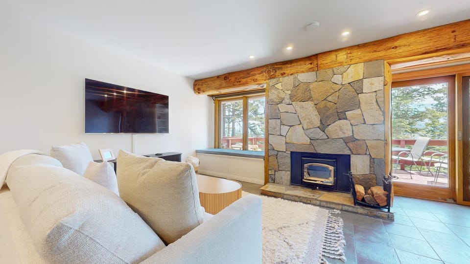 Lakeview Villas #09 condo Apartment in Mammoth Lakes