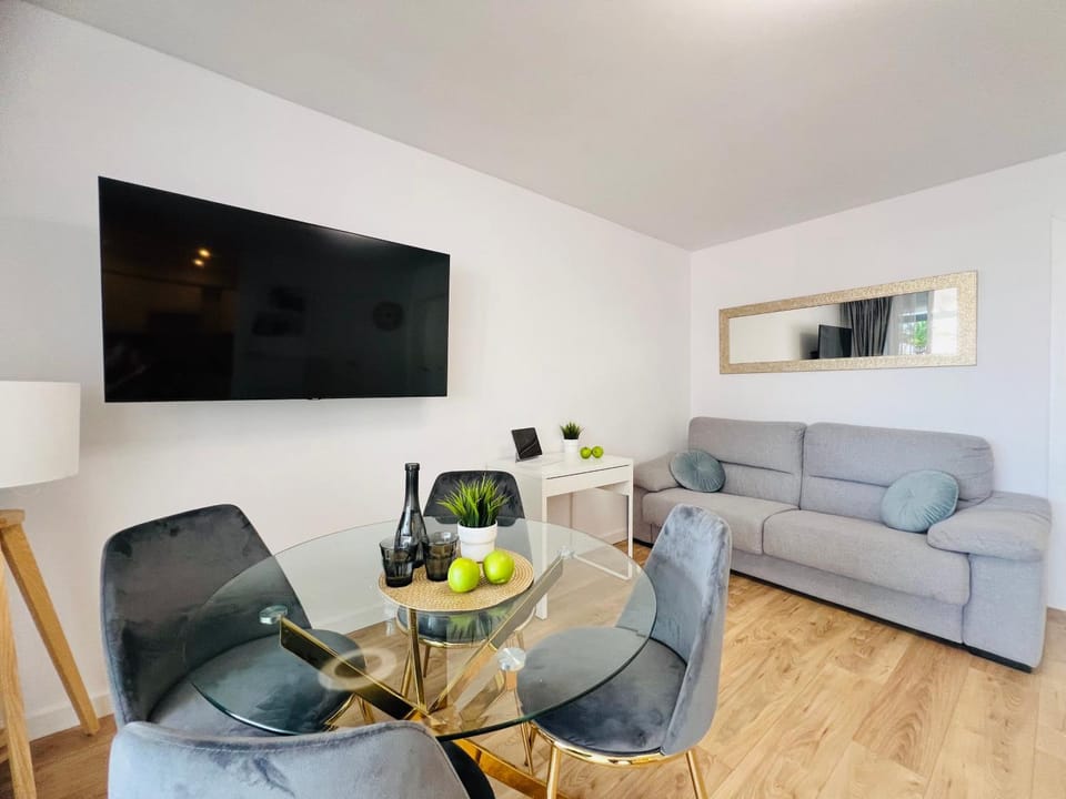 TV and multimedia, Living room, Seating area