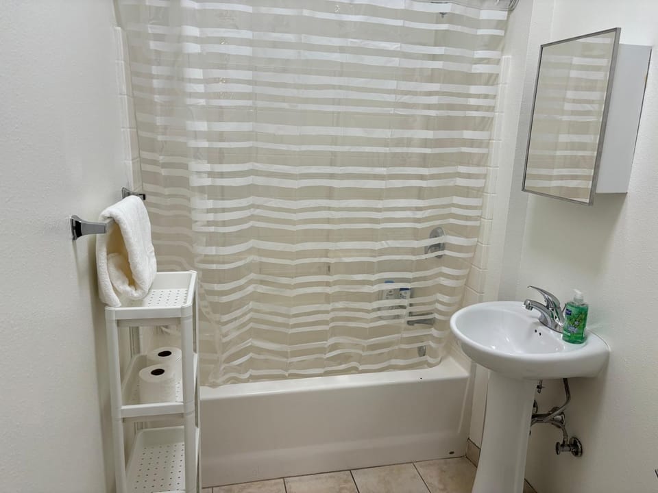 Downtown Portland Cozy Studio Apartment in Portland