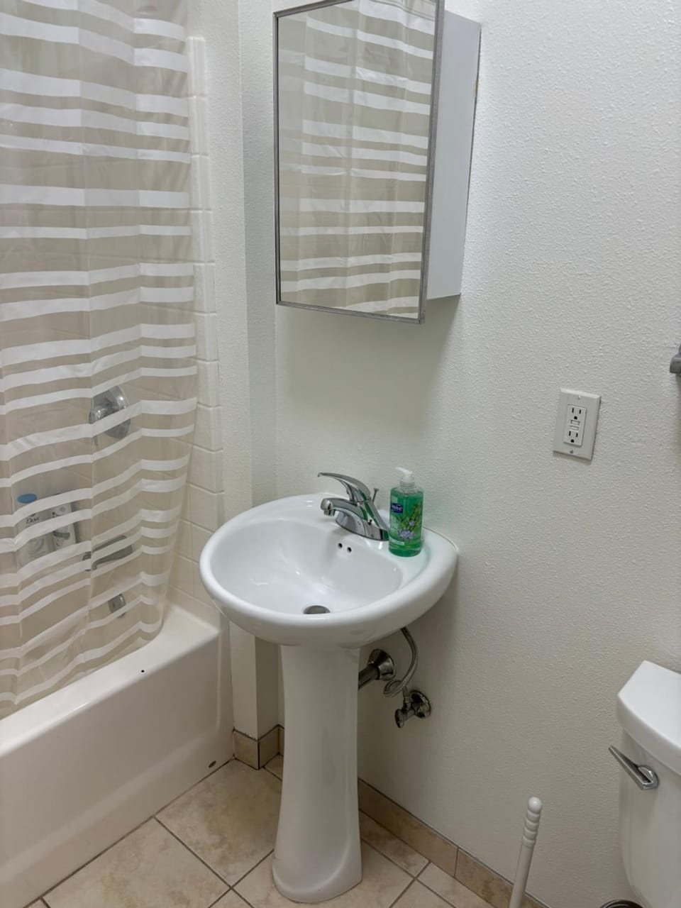 Downtown Portland Cozy Studio Apartment in Portland
