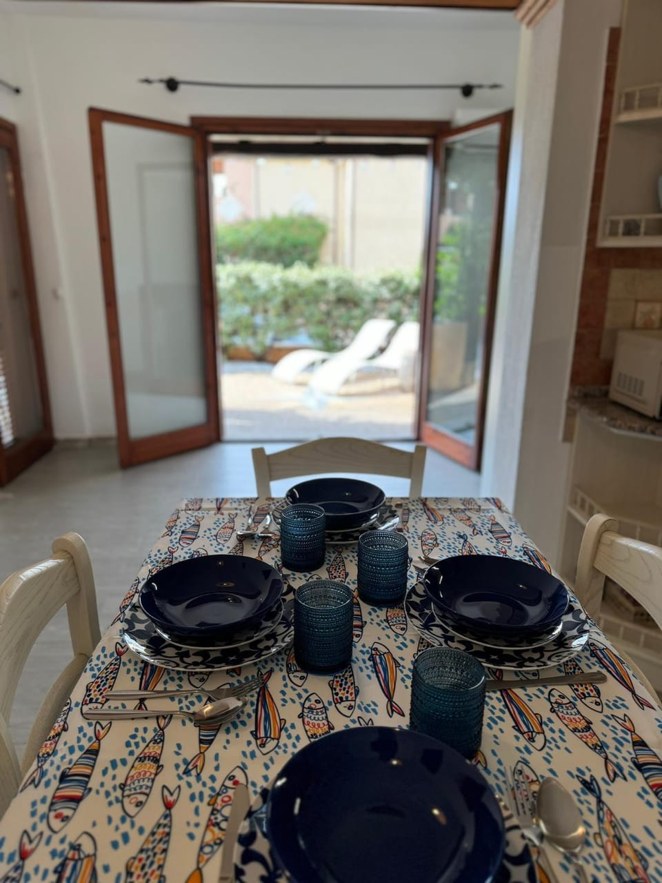 Seating area, Dining area