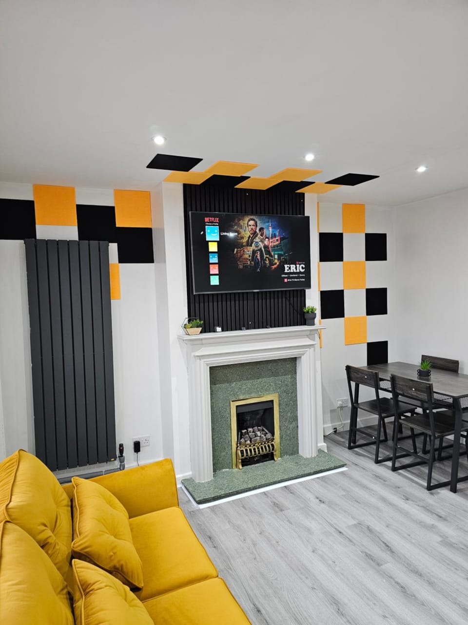 Living room, Seating area, Evening entertainment