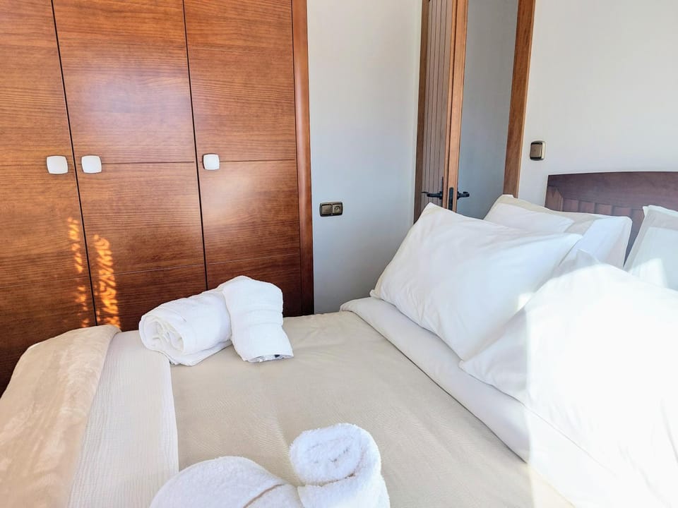 Bed, Bedroom, towels, wardrobe