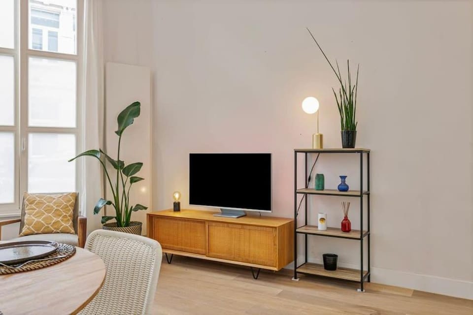 1-BR Centre Antwerp Haven with Patio Apartment in Antwerp