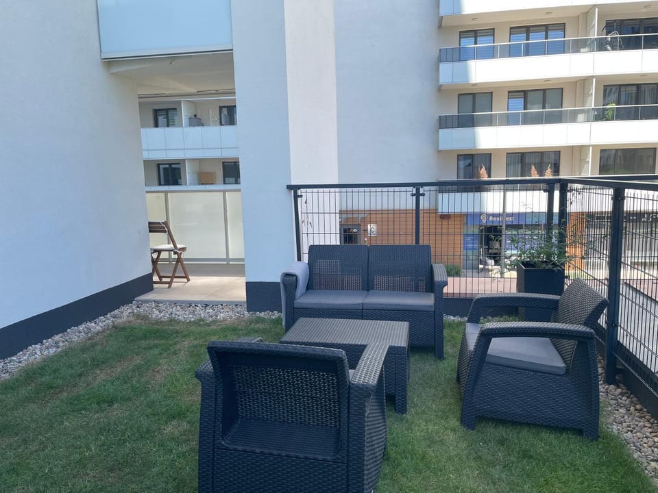 Patio, Balcony/Terrace, Seating area