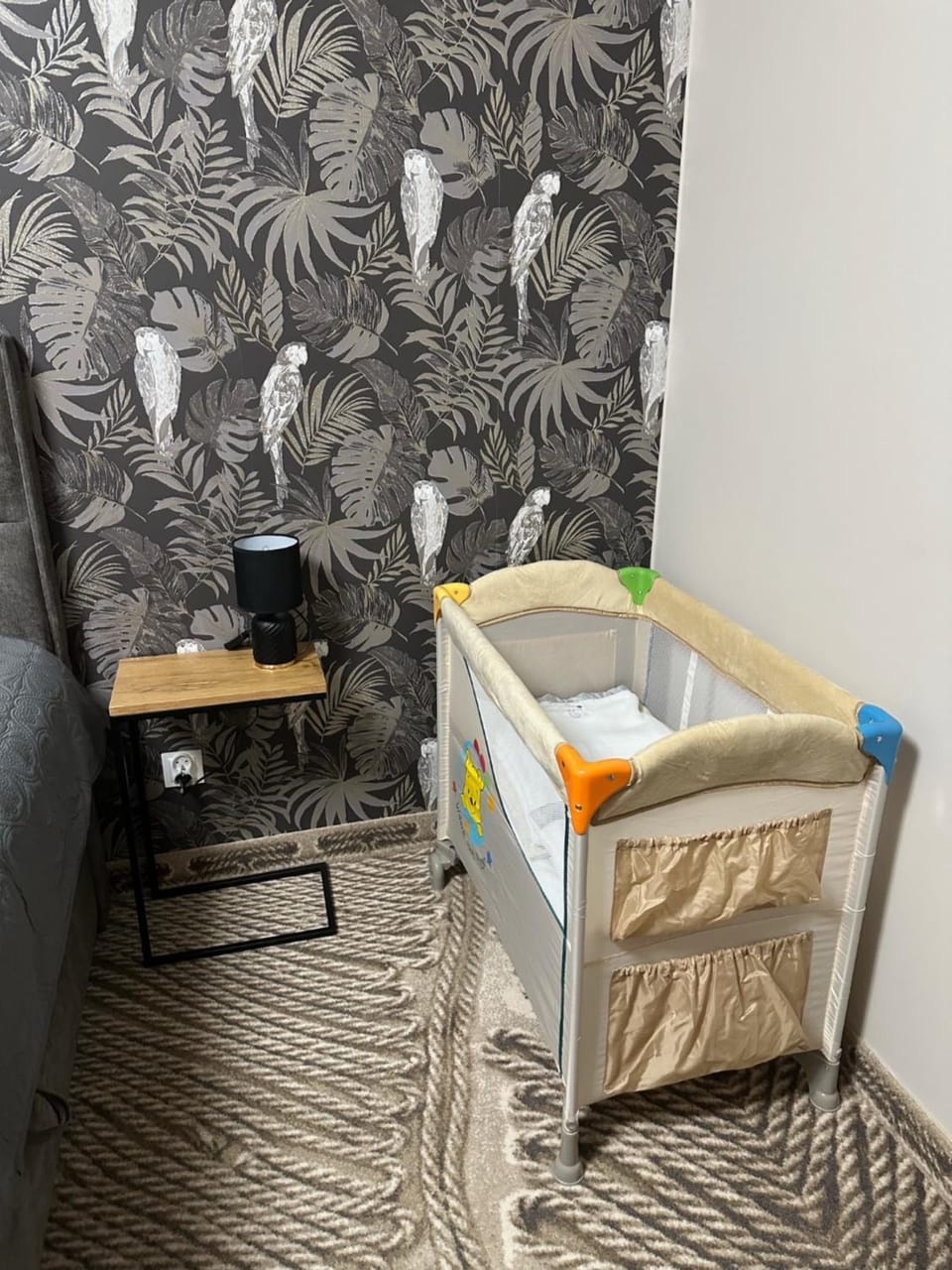 Bedroom, cot