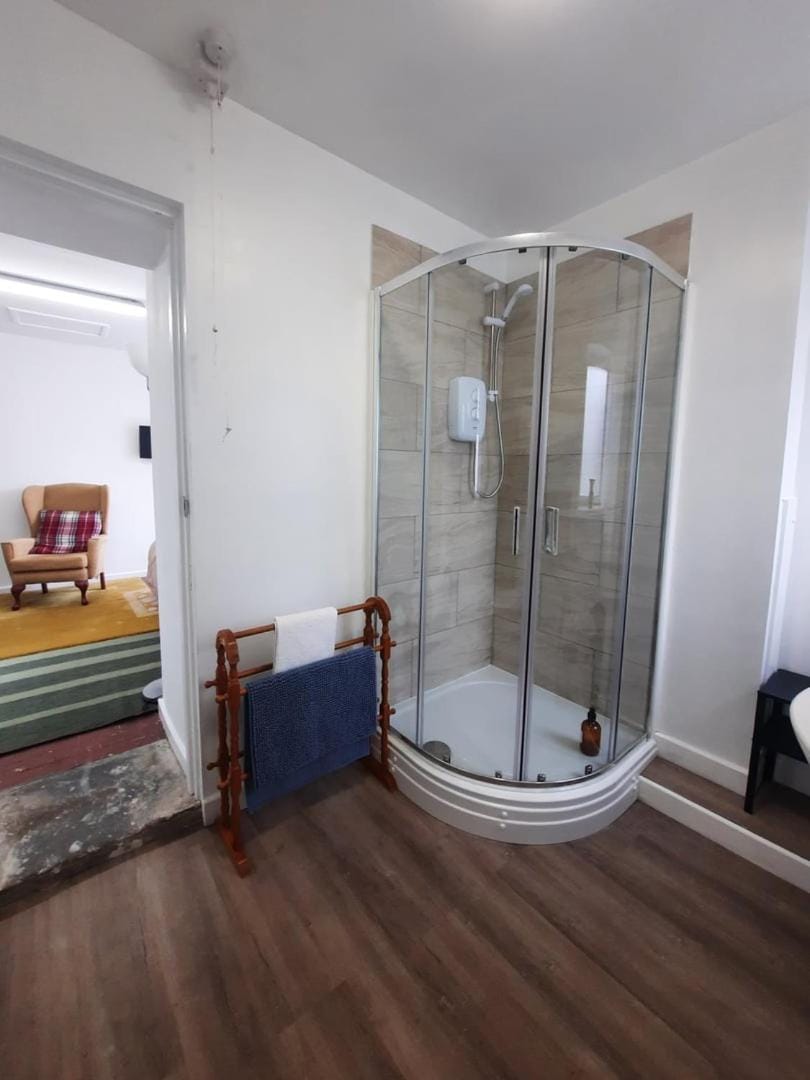 Chic Studio Near Cardiff Hub Apartment in Cardiff