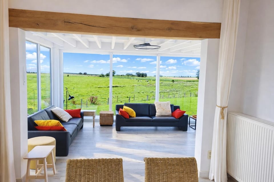 Patio, Day, Natural landscape, Living room, Garden view