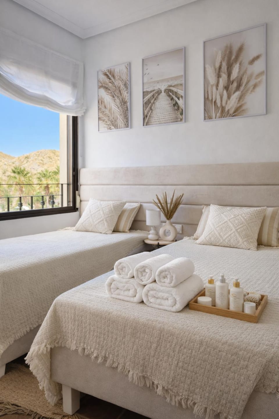 Bed, Bedroom, towels