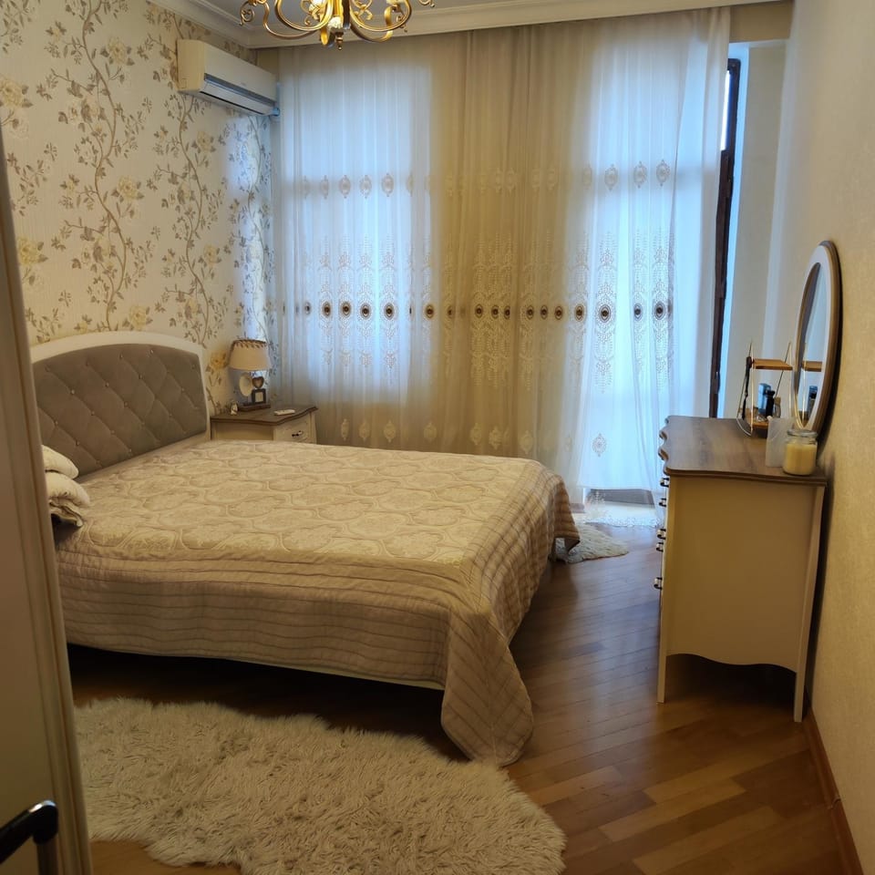 Photo of the whole room, Bedroom, air conditioner