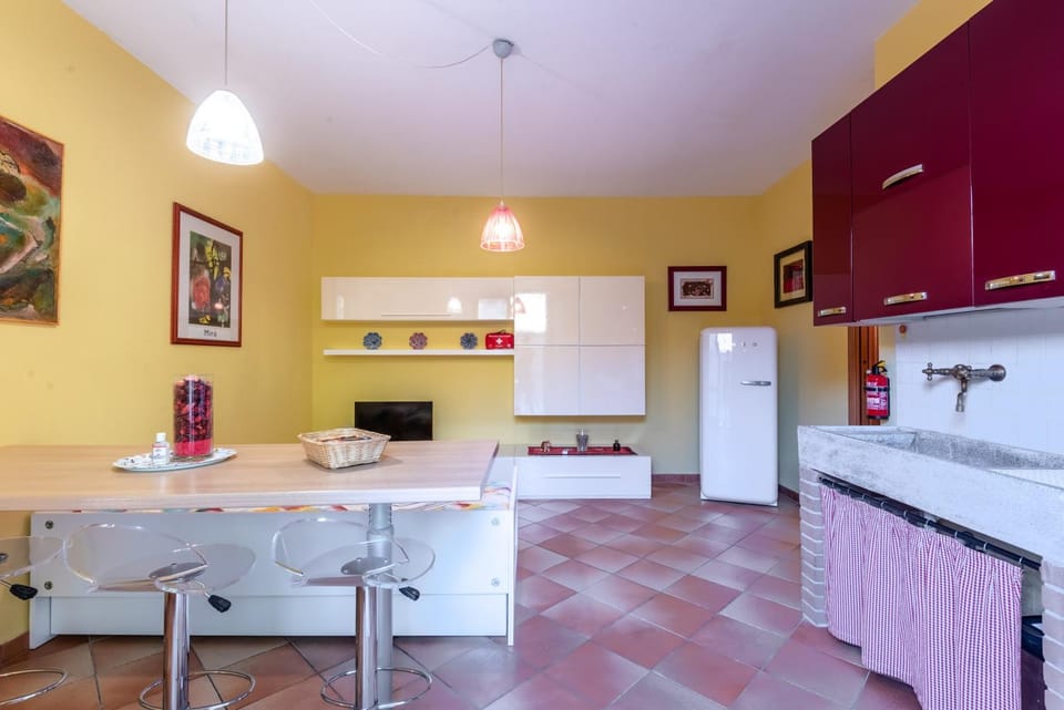 Kitchen or kitchenette, Living room