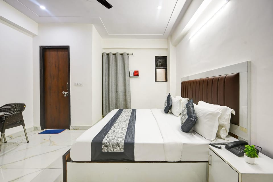 Bed, TV and multimedia, Photo of the whole room, Bedroom, air conditioner