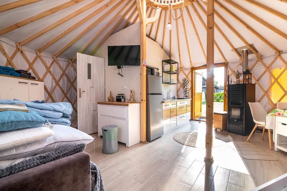 Jurty Mongolskie Susiec Luxury tent in Lviv Oblast