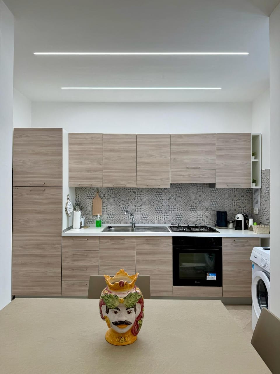 Kitchen or kitchenette, oven, washing machine, kitchen