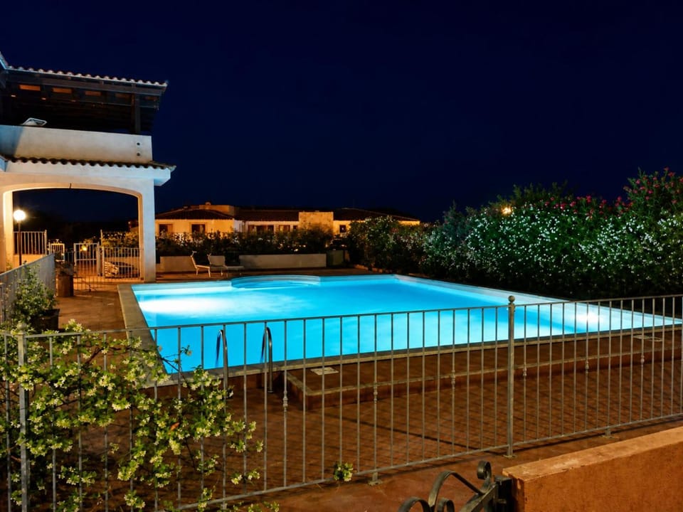 Night, Pool view