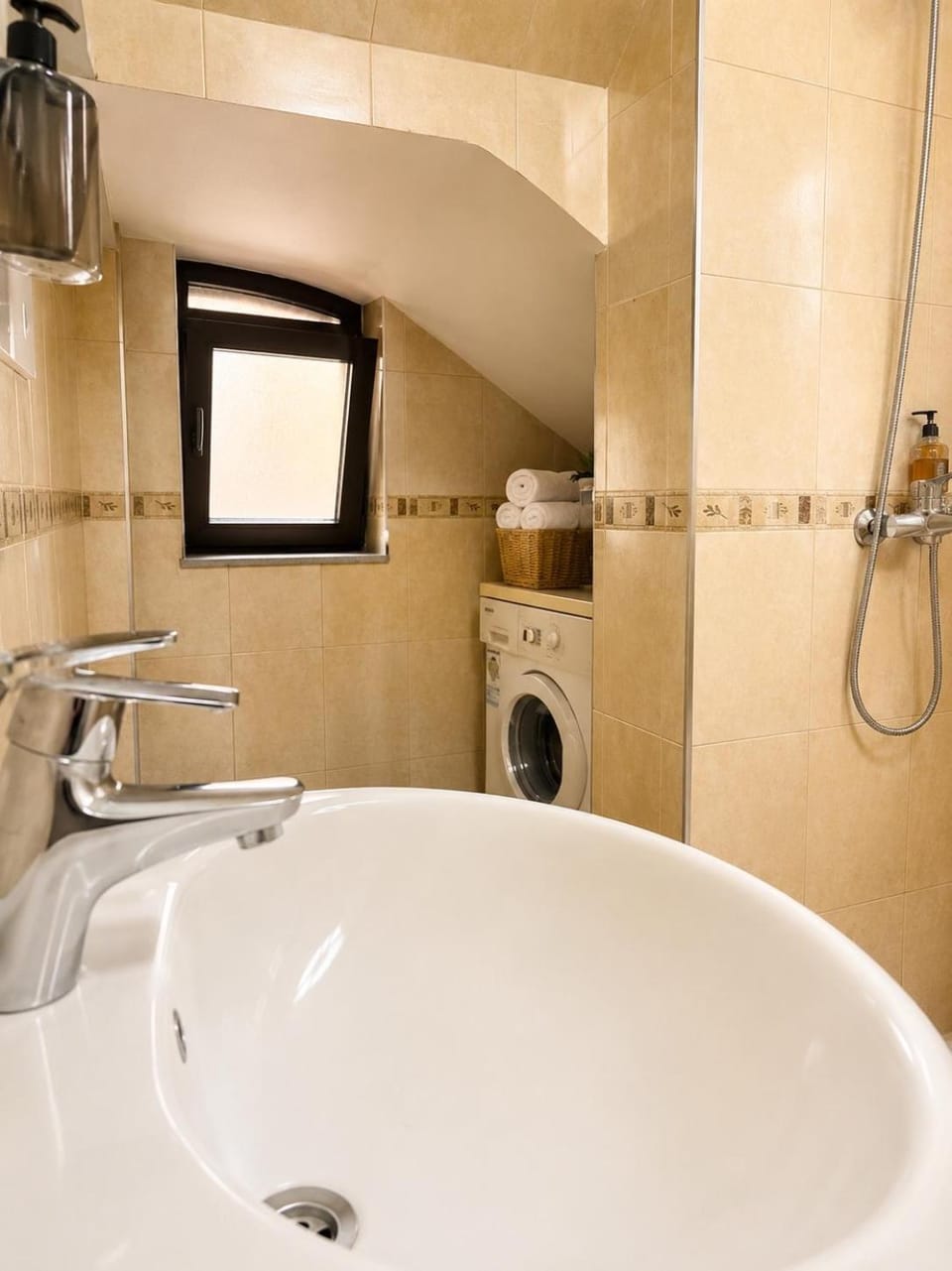 Bathroom, Bath, washing machine