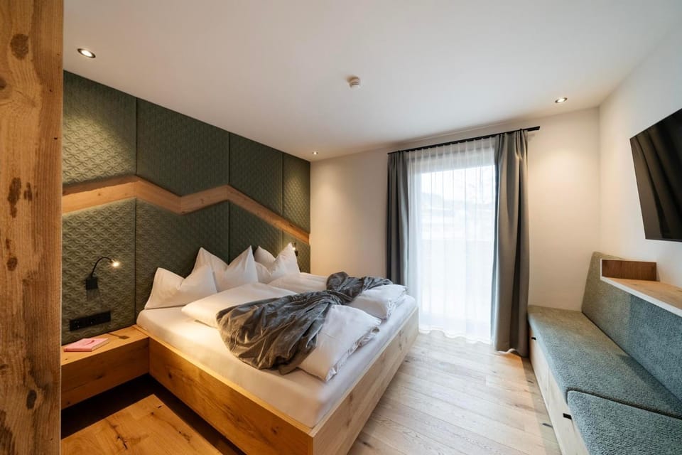 Bed, Balcony/Terrace, Bedroom, River view, soundproof