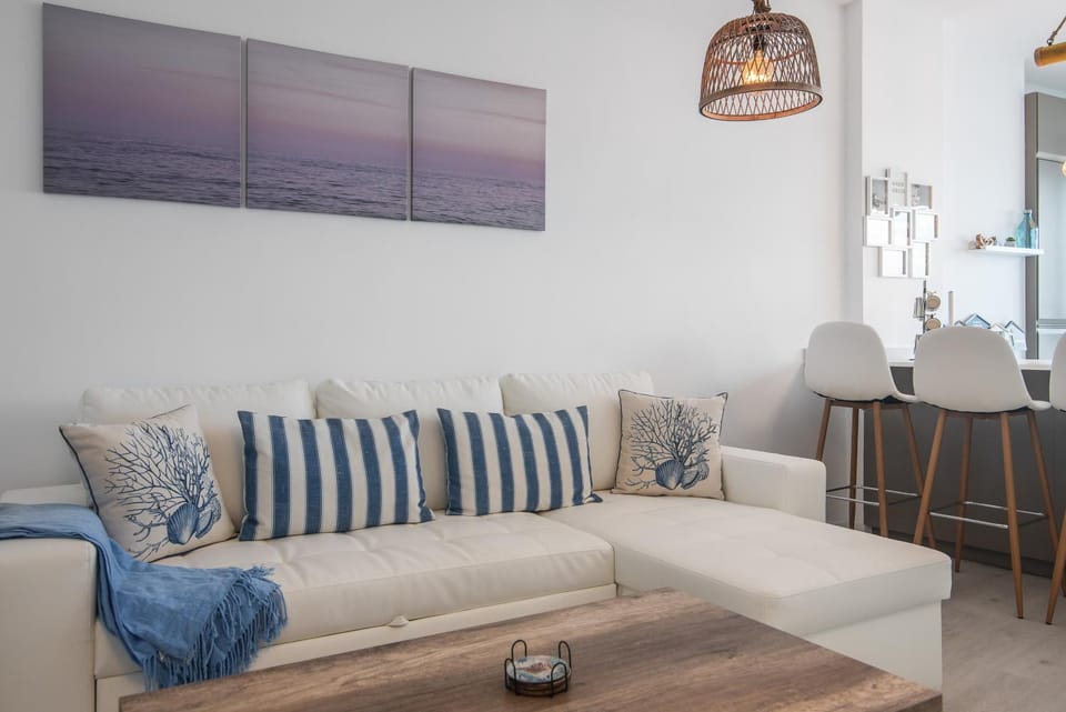 Home2Book Beachy Vibes Sea Side Apartment, Guía Apartment in Comarca Norte