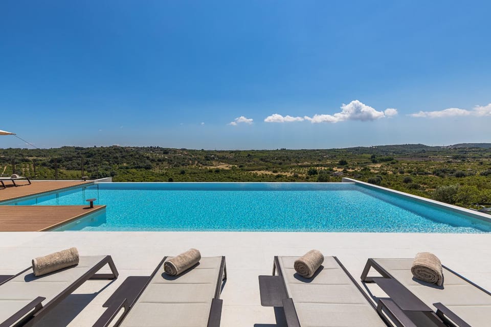 Natural landscape, Swimming pool, sunbed